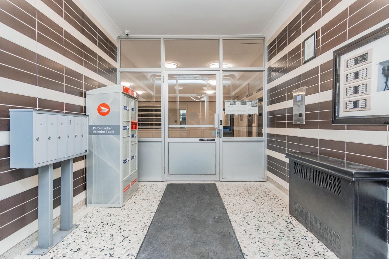 890 Jane Street - Photo 2 of 5