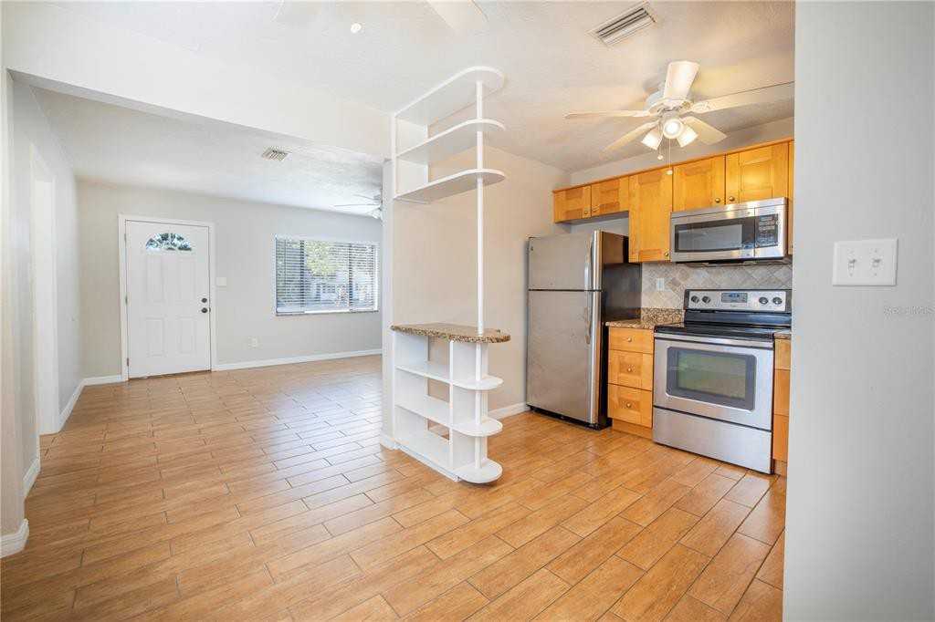 225 40th Avenue Northeast - Photo 3 of 15