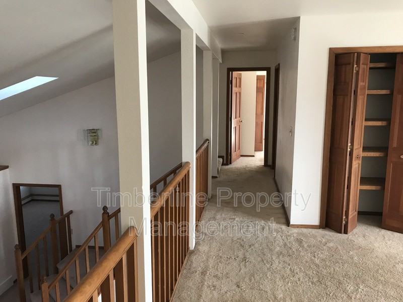 936 Caribou Dr W - Photo 4 of 27