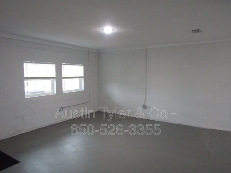 2807A Bertram St - Photo 2 of 9