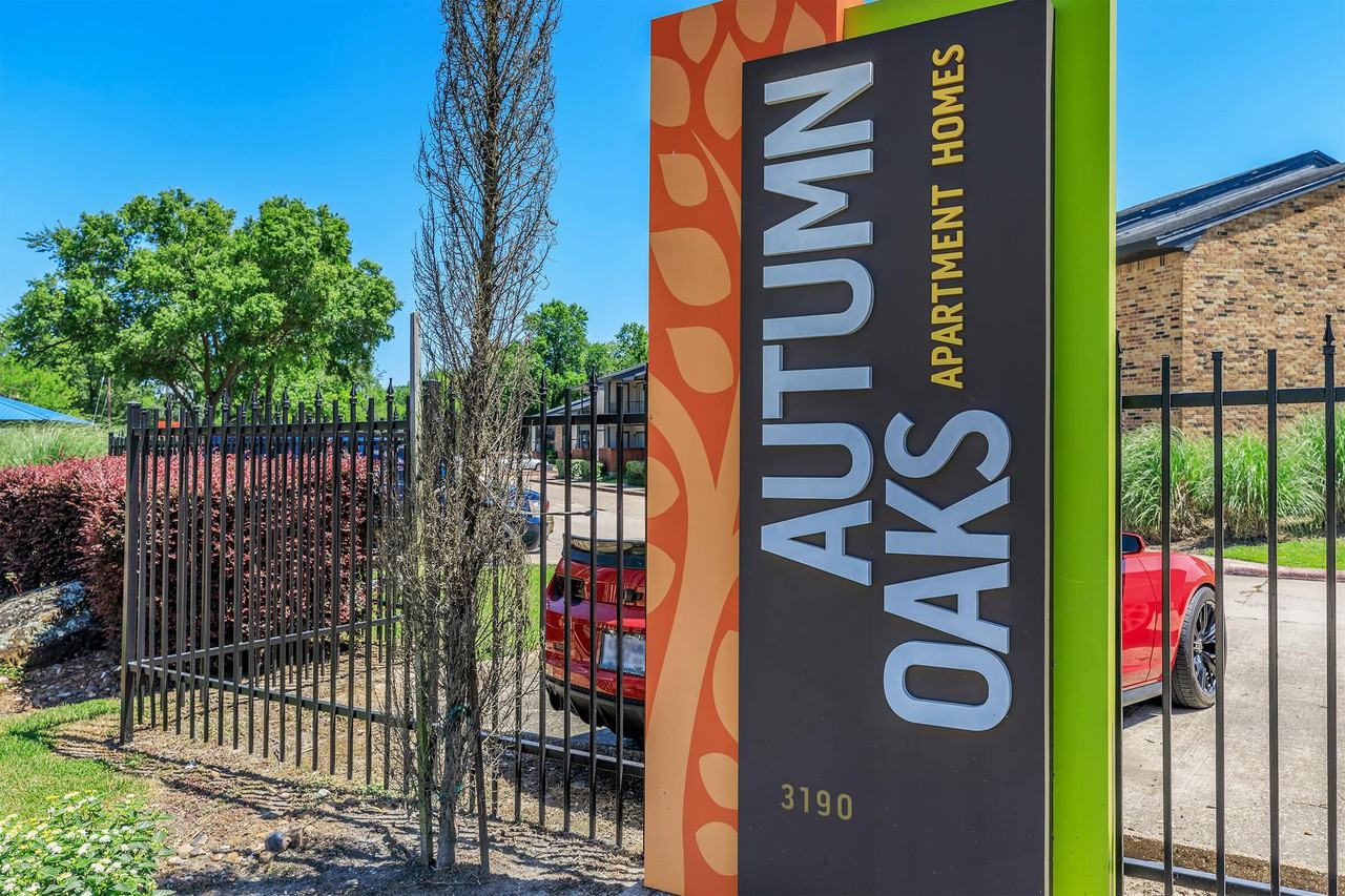 Autumn Oaks - Photo 4 of 27