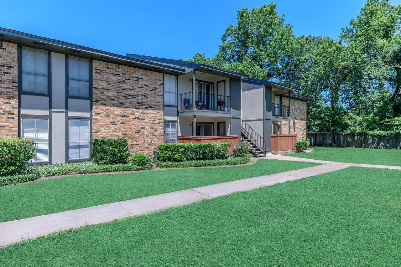 Autumn Oaks - Photo 5 of 27