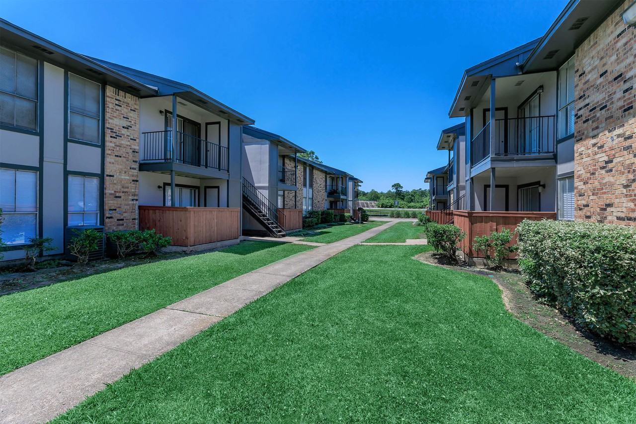 Autumn Oaks - Photo 7 of 27