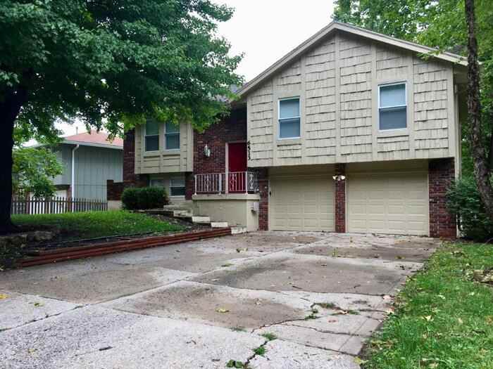 6513 N Delta Ave - Photo 2 of 16