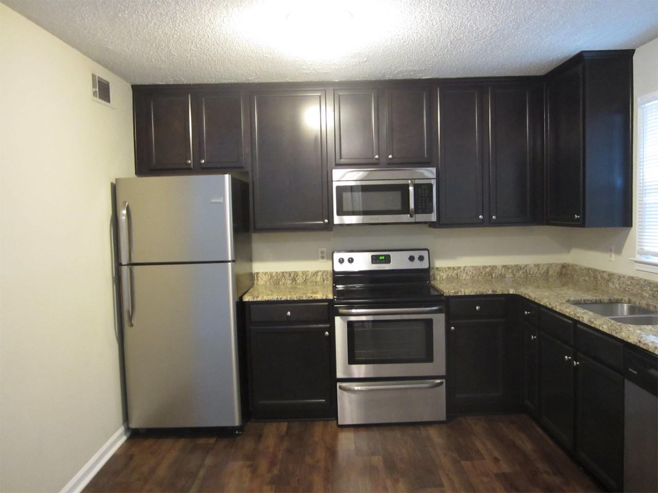 1686 Barnett Shoals Rd - Photo 3 of 15