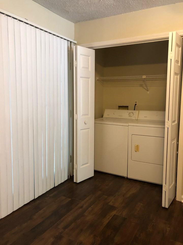 1686 Barnett Shoals Rd - Photo 4 of 15