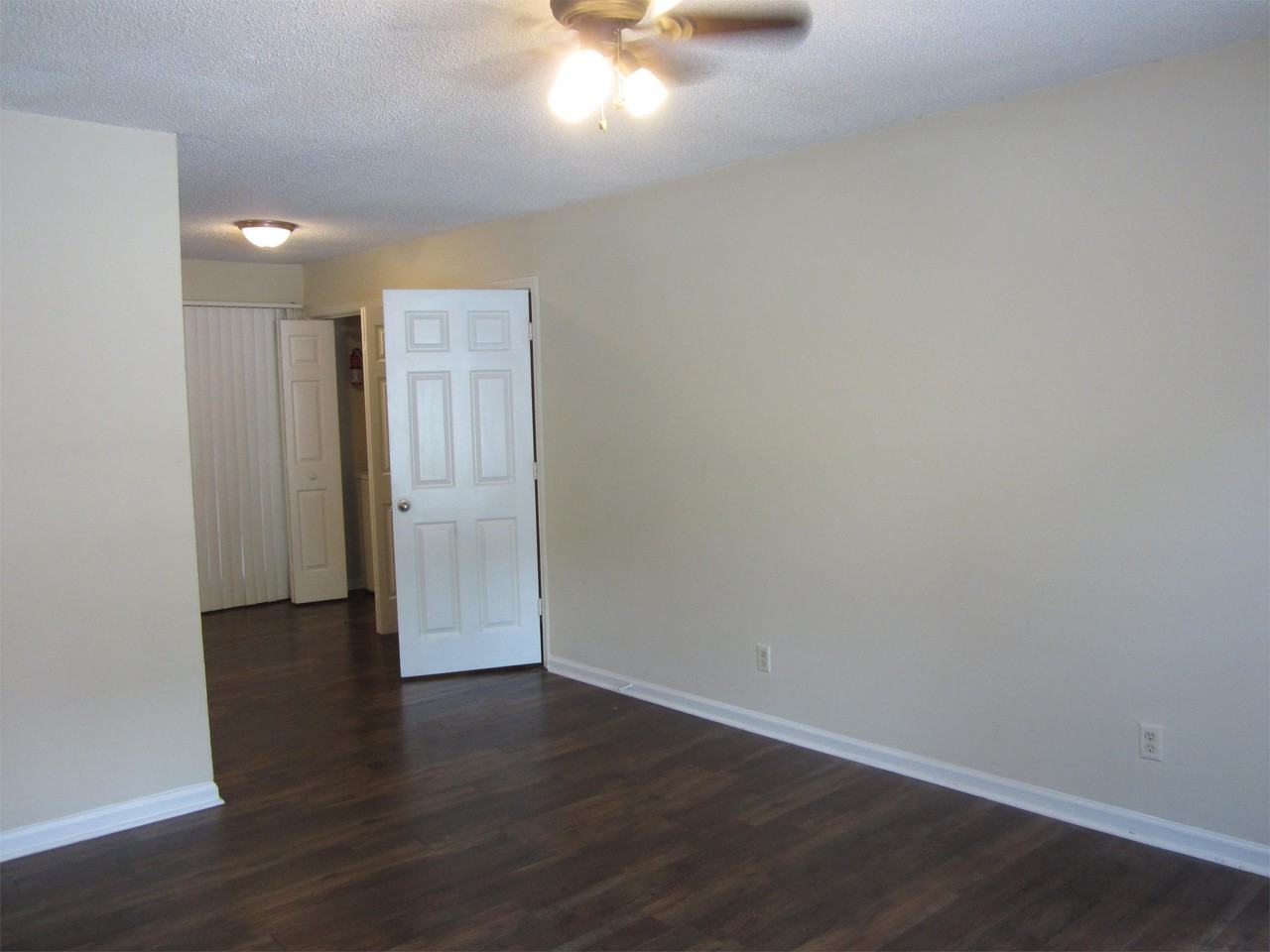 1686 Barnett Shoals Rd - Photo 5 of 15