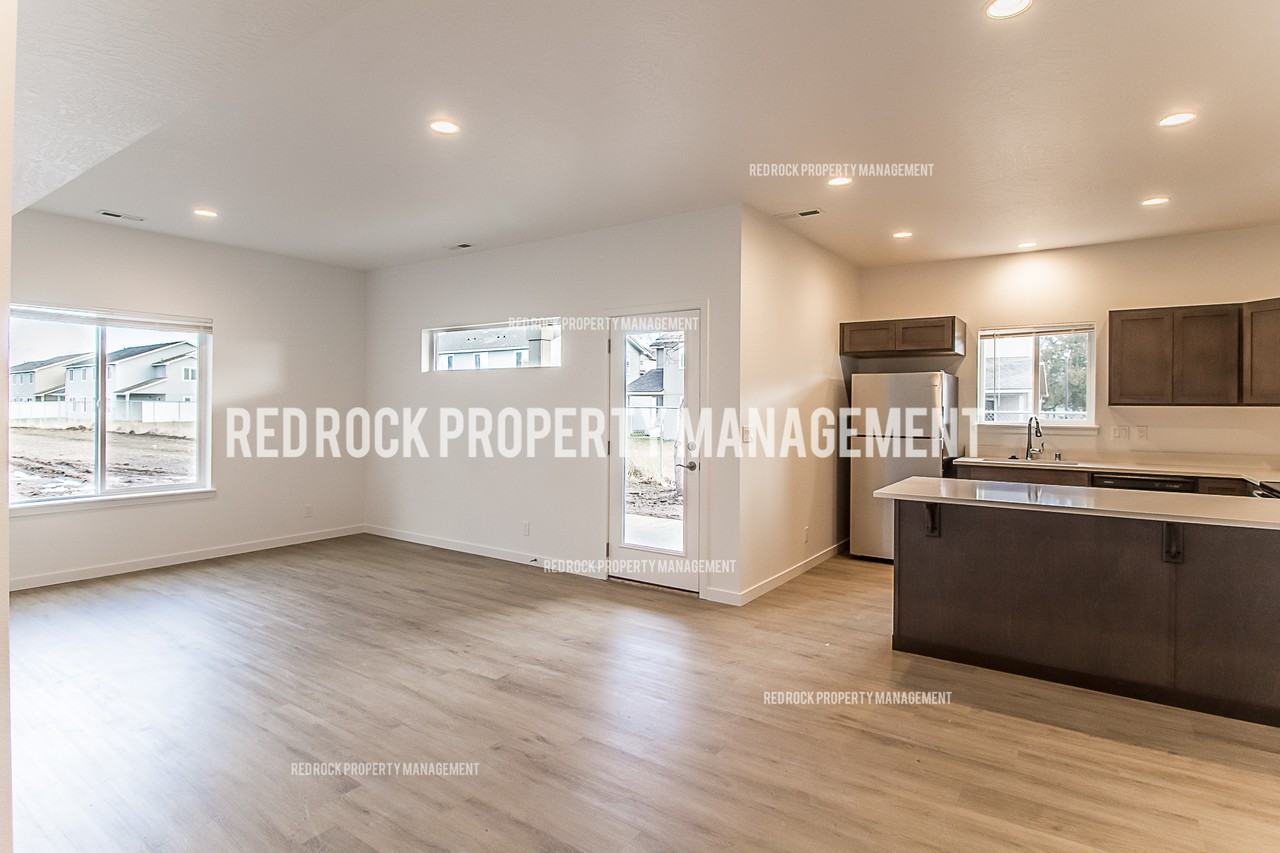 1108 N Davis Ln #1 - Photo 5 of 10