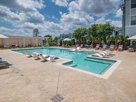 6450 Viewpointe Cir - Photo 1 of 1