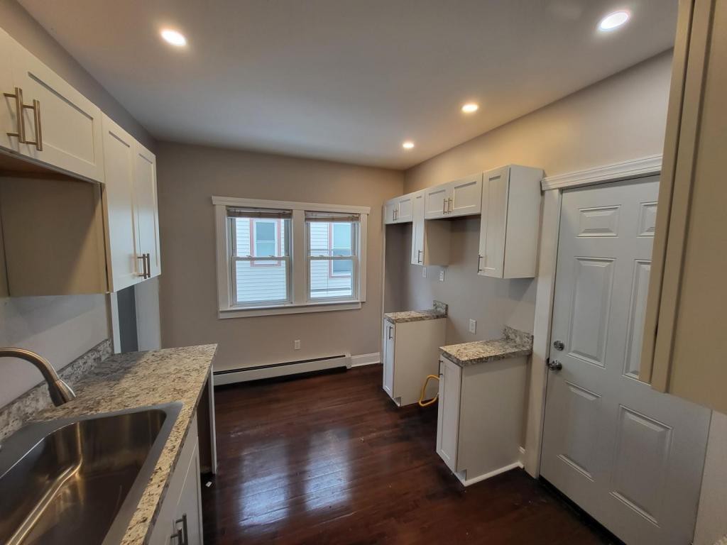 137 Peck Ave Syracuse NY 13206 - Photo 2 of 16