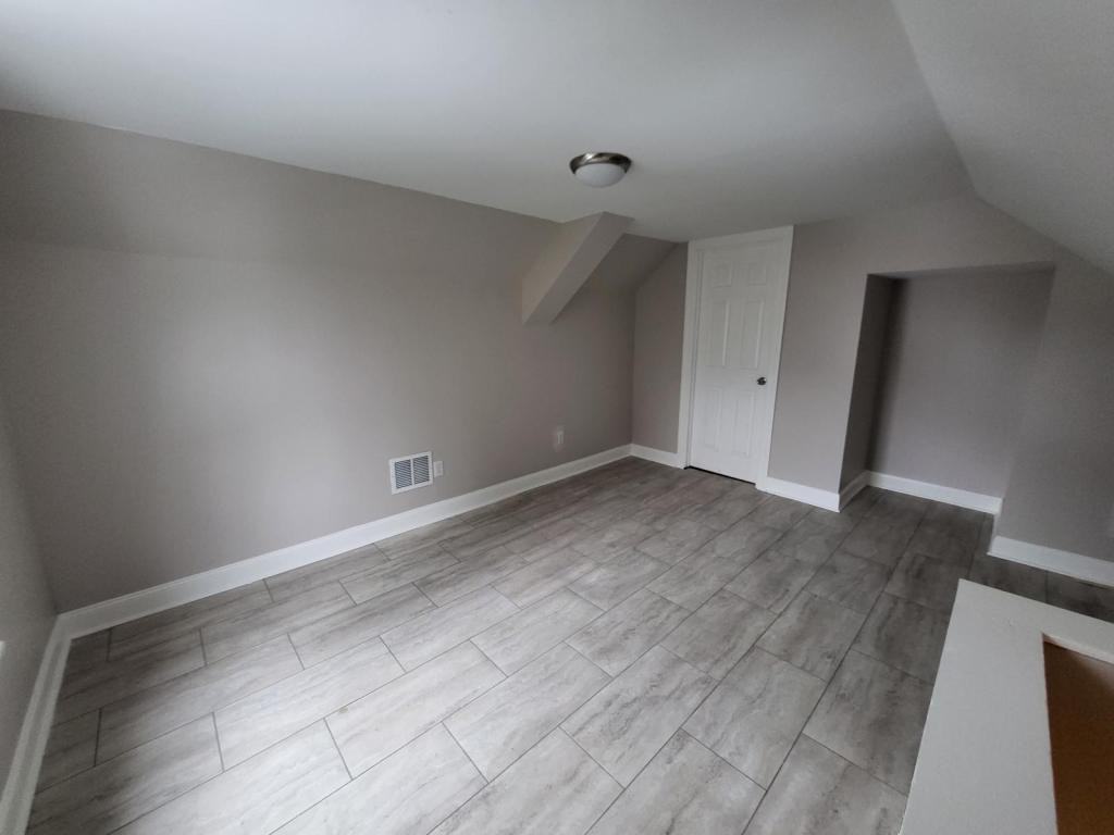 137 Peck Ave Syracuse NY 13206 - Photo 2 of 20