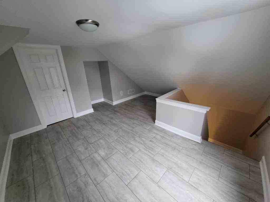 137 Peck Ave Syracuse NY 13206 - Photo 3 of 20