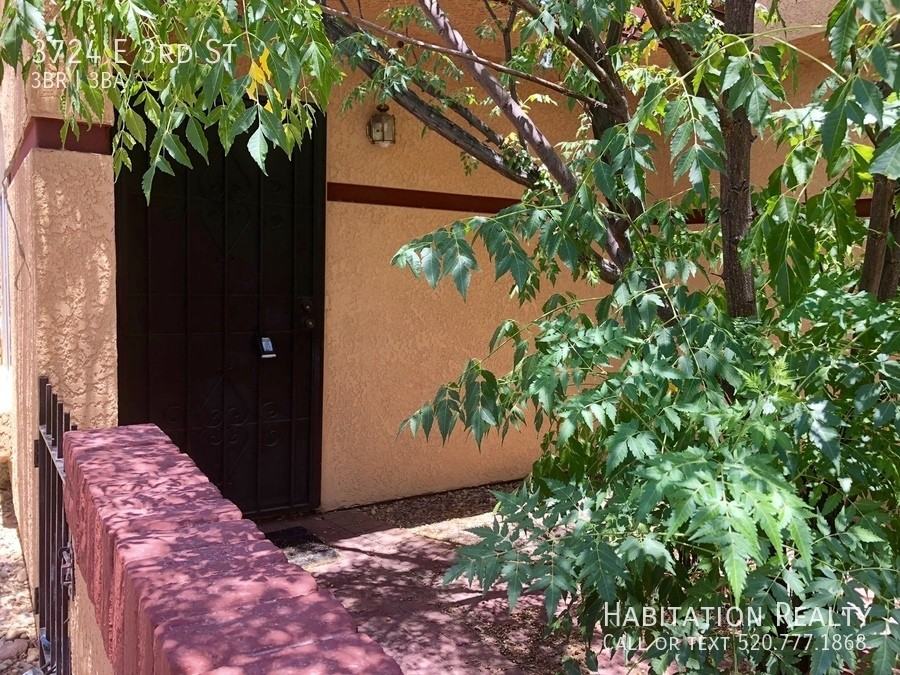 3724 E 3rd St - Photo 2 of 11