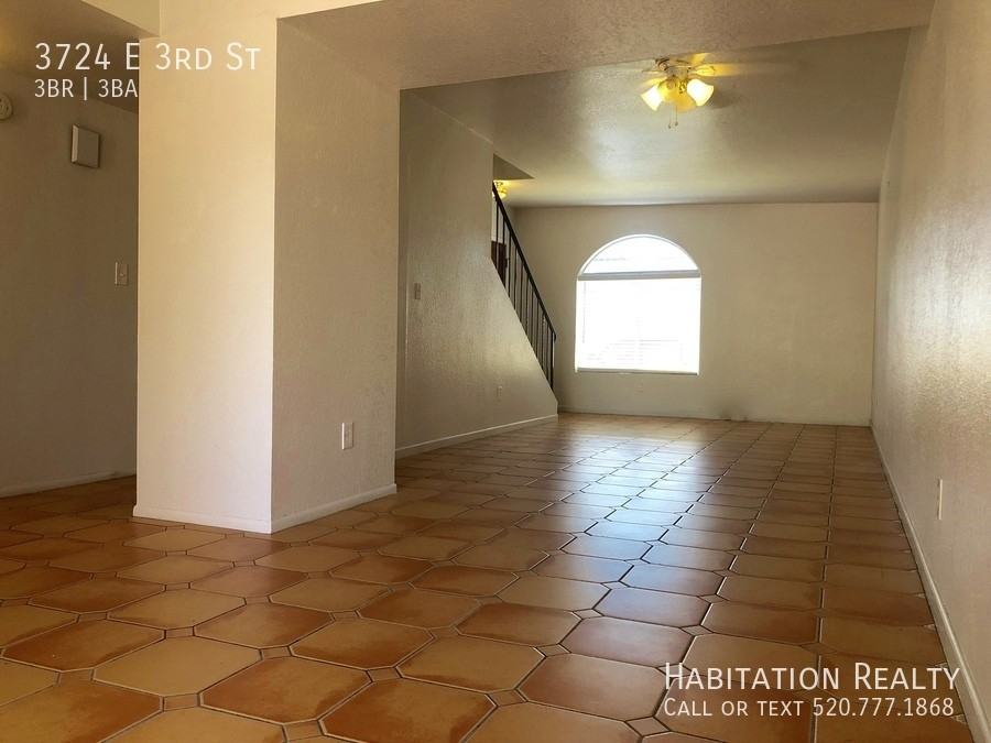 3724 E 3rd St - Photo 3 of 11
