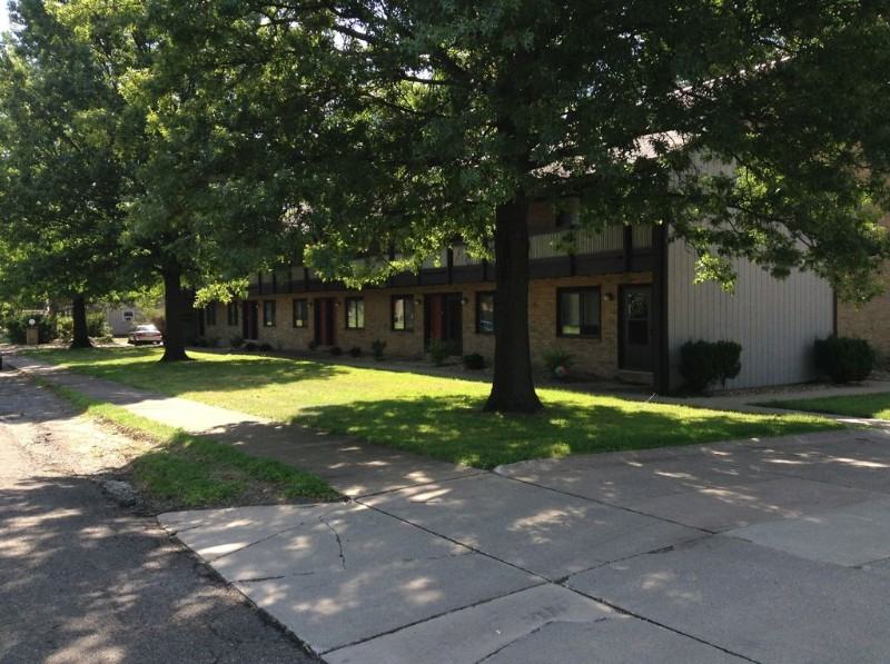 624 East Hopocan Avenue - Photo 6 of 7