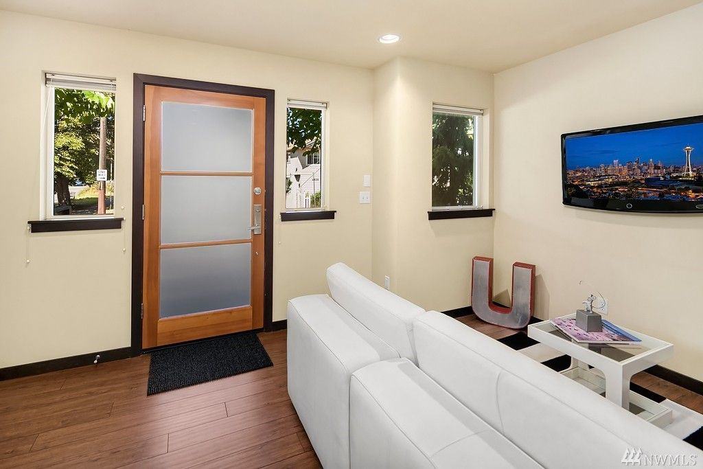 5200 11th Avenue Northeast - AUnit A #A - Photo 3 of 21