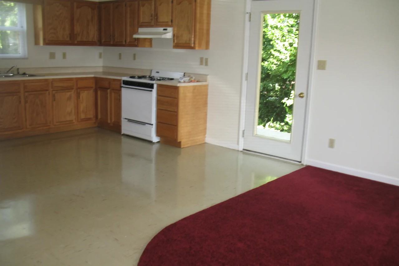 1118 S Woodlawn Ave - Photo 3 of 32