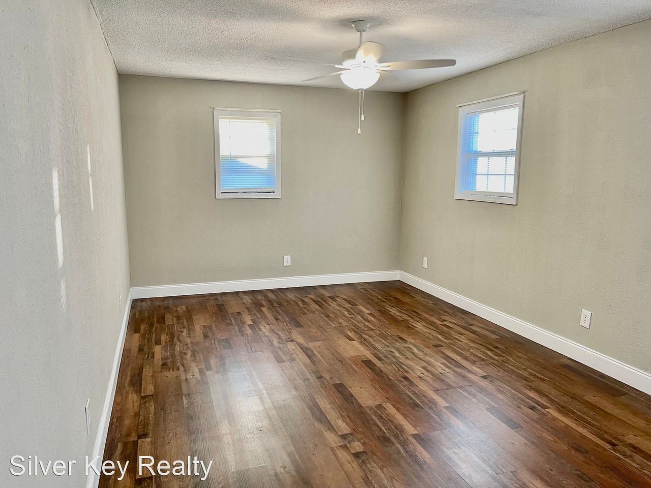 823 Englewood Road - Photo 2 of 10