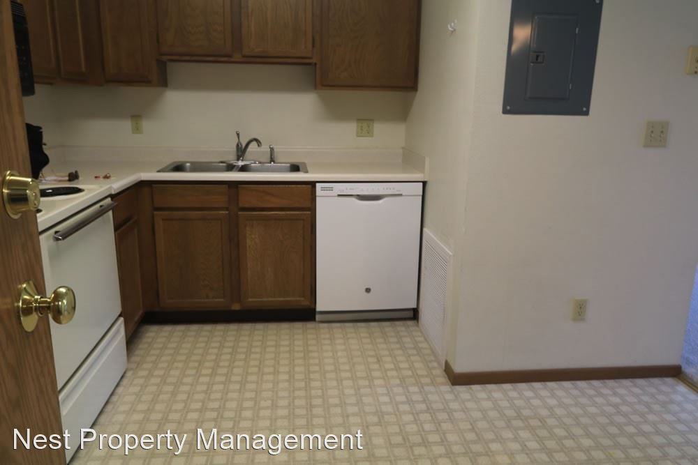 128 West Side Dr. - Photo 3 of 16