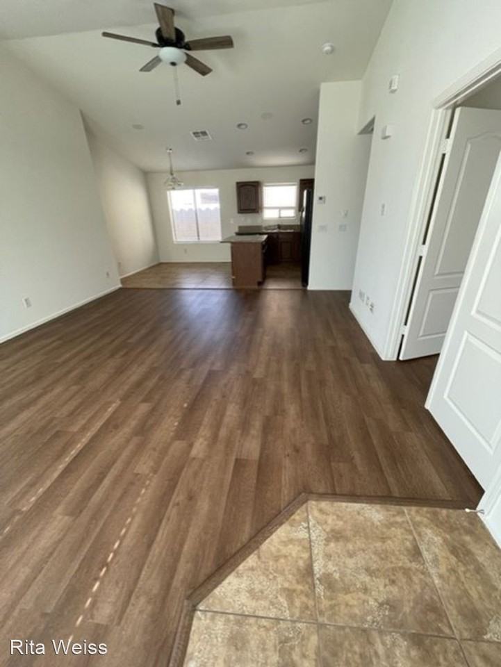 21080 N Wilford Ave - Photo 3 of 8