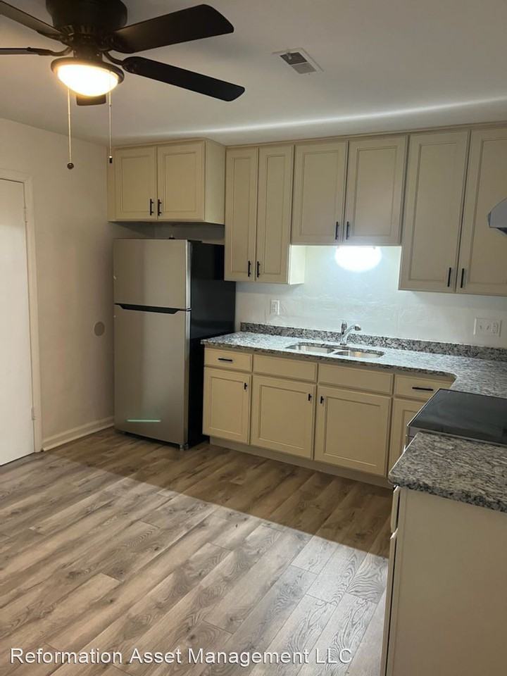 1302 Marne Ave - Photo 2 of 10
