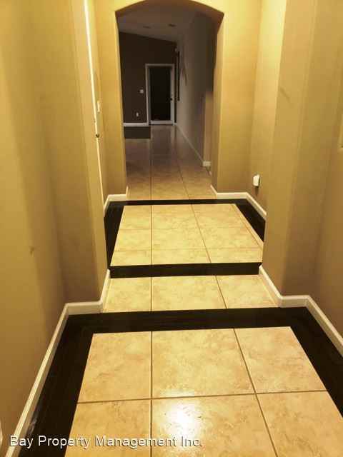 318 Wilson Cir - Photo 3 of 15