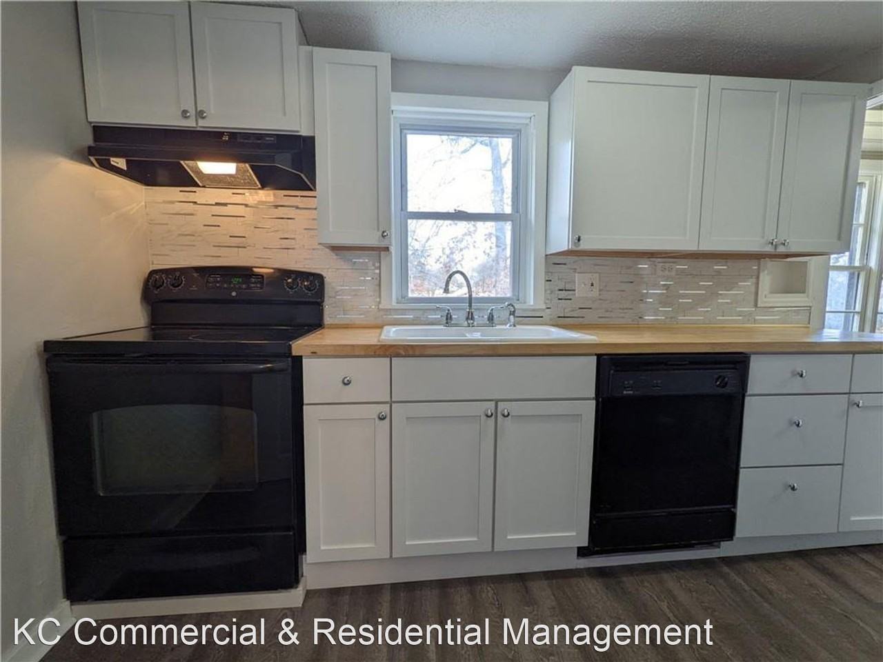 2523 Ne 46th Ter - Photo 3 of 16