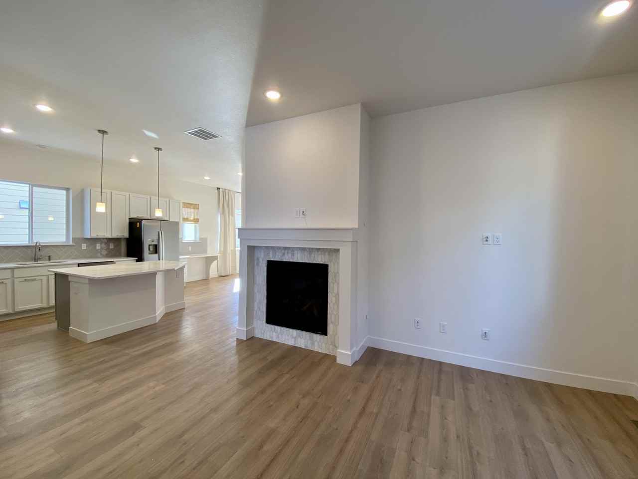 5967 Rendezvous Pkwy - Photo 2 of 17
