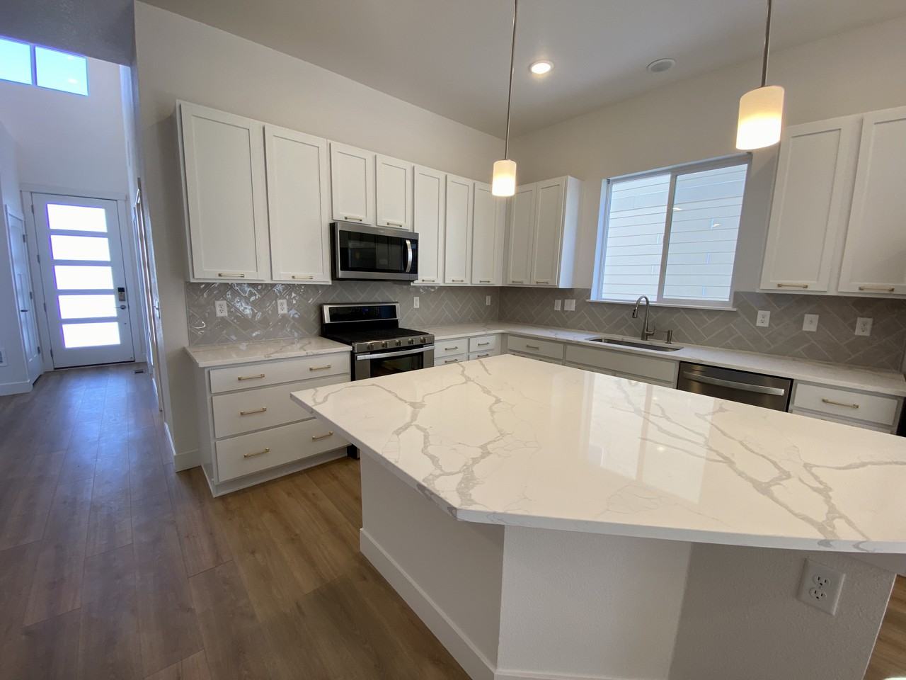 5967 Rendezvous Pkwy - Photo 3 of 17