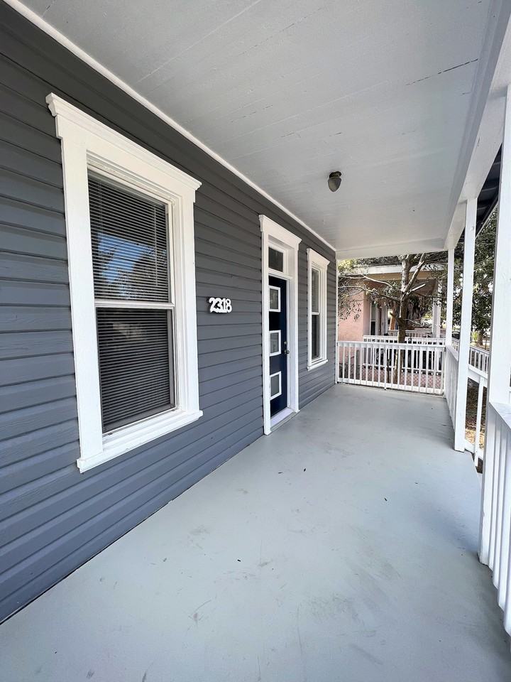 2318 W Arch St - Photo 2 of 10