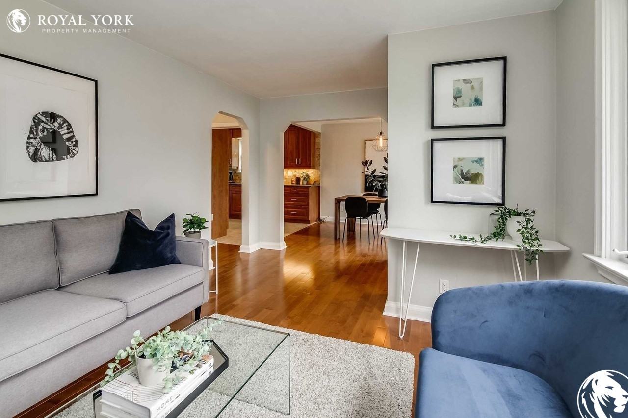 46 Stamford Sq N - Photo 3 of 27