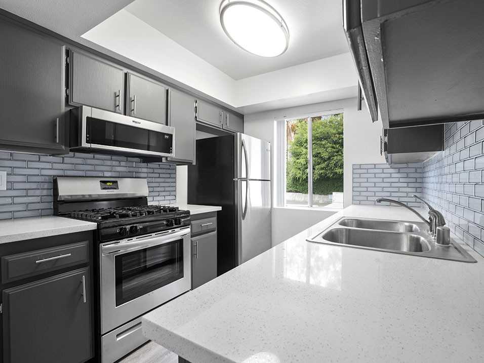 Sherman Oaks Gardens - Photo 2 of 28