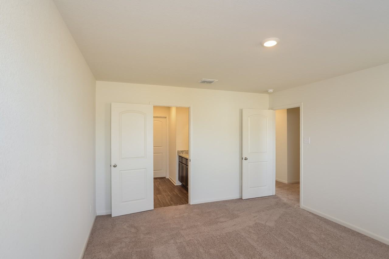 11927 Lake Parker - Photo 5 of 15