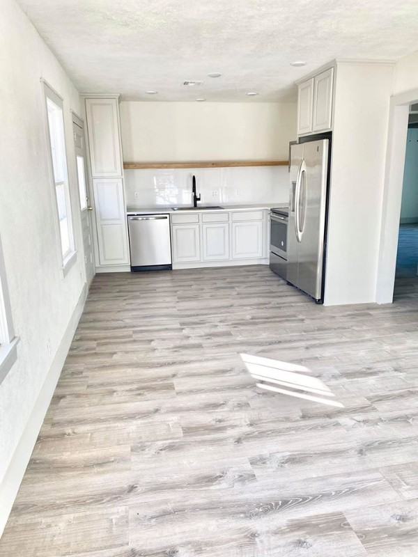 805 N Broadway St #A - Photo 2 of 10