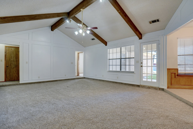 400 Pine Dr - Photo 3 of 12