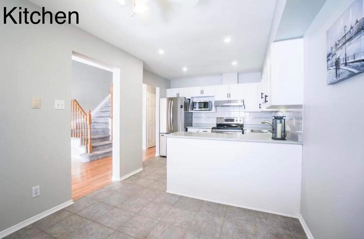 44 Thornbury Cres - Photo 2 of 11