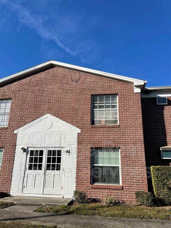 1303 83rd Ave N #D - Photo 2 of 11