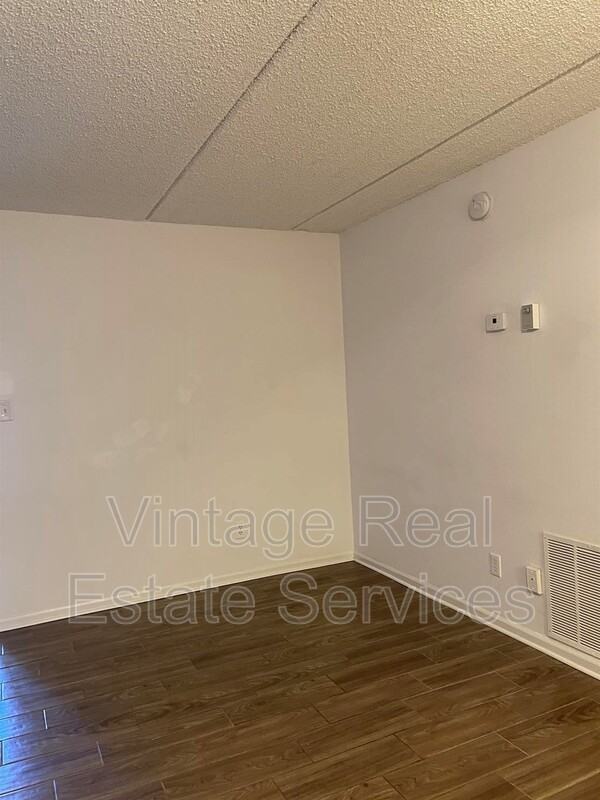 1303 83rd Ave N #D - Photo 3 of 11