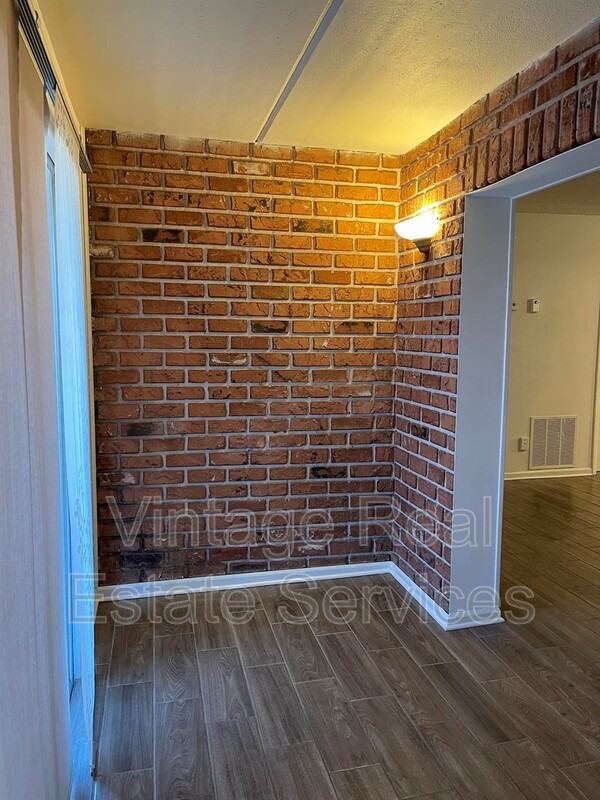 1303 83rd Ave N #D - Photo 4 of 11