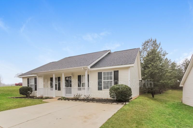 4531 Biesterfield Dr - Photo 3 of 18