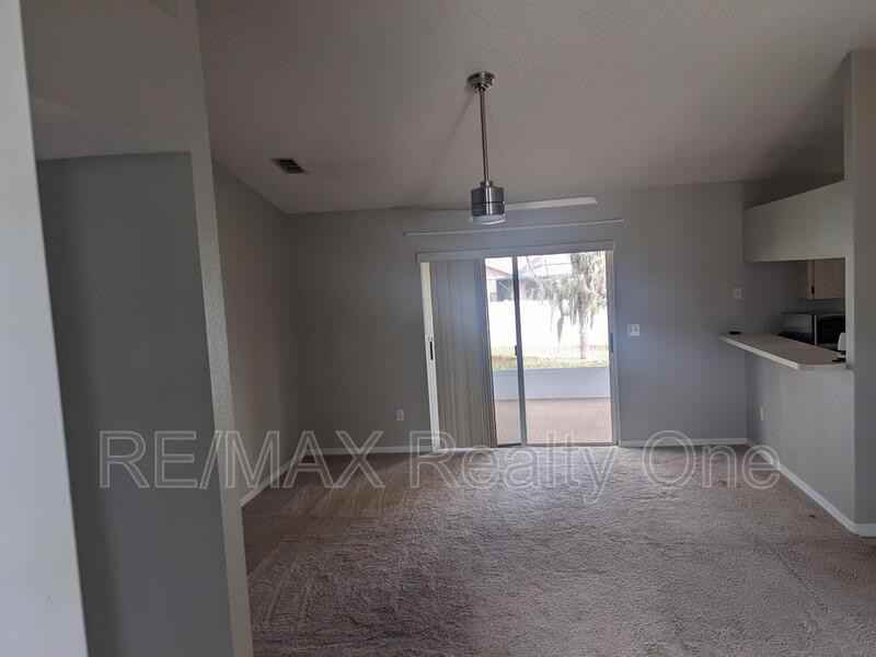 271 N Lombardy Pt - Photo 2 of 17