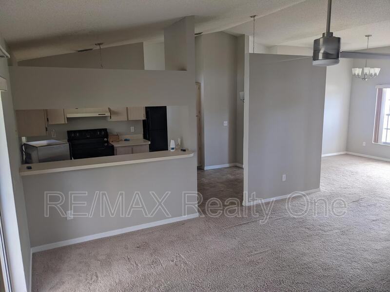 271 N Lombardy Pt - Photo 3 of 17