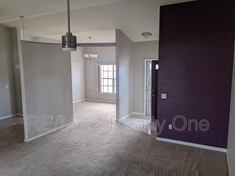 271 N Lombardy Pt - Photo 4 of 17