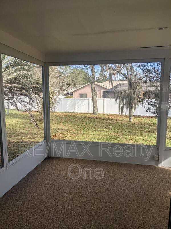 271 N Lombardy Pt - Photo 6 of 17