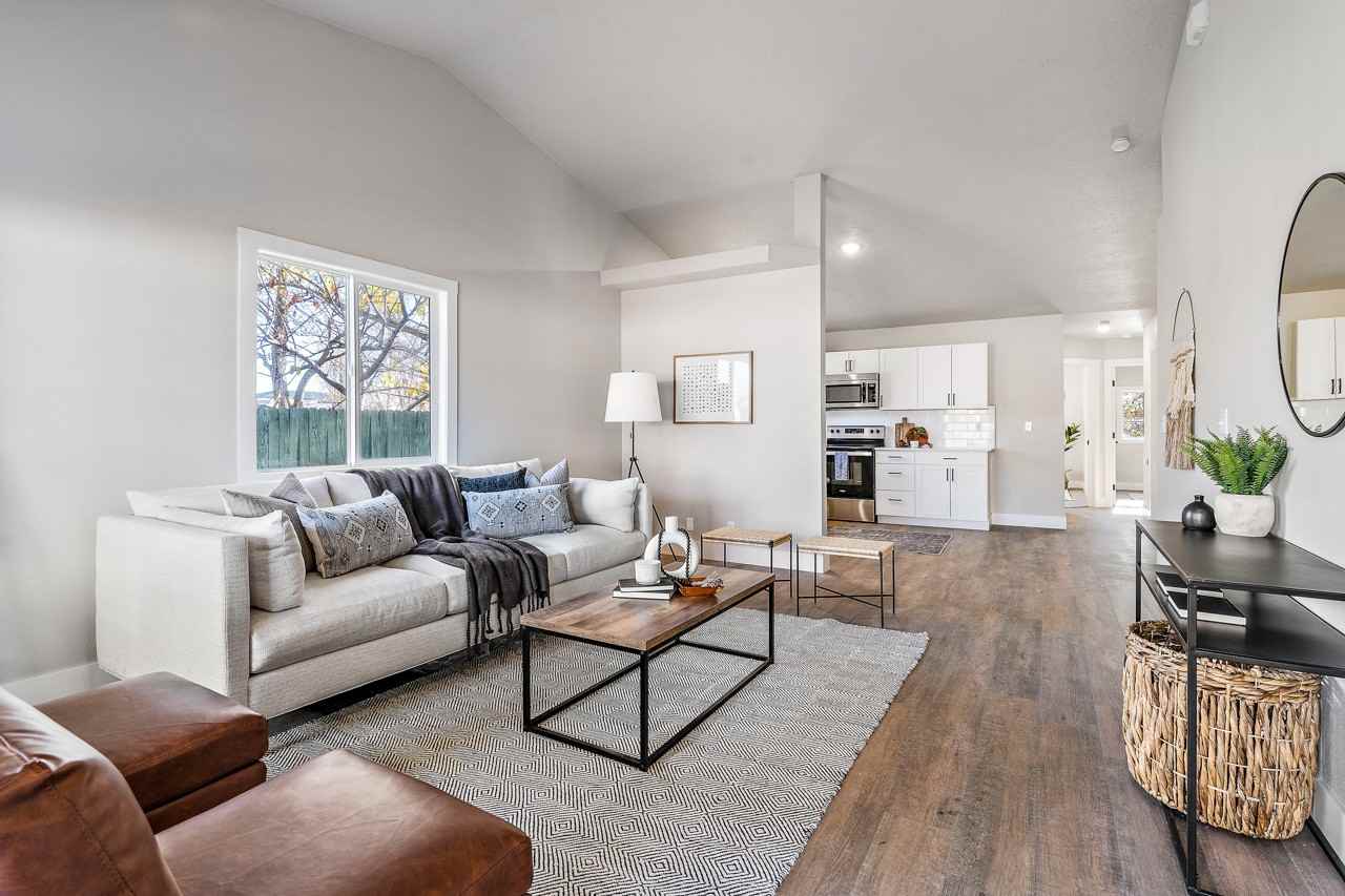 9895 W Mesquite Ct #1 - Photo 4 of 31