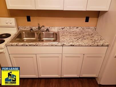 325 Steele St #2 - Photo 2 of 24