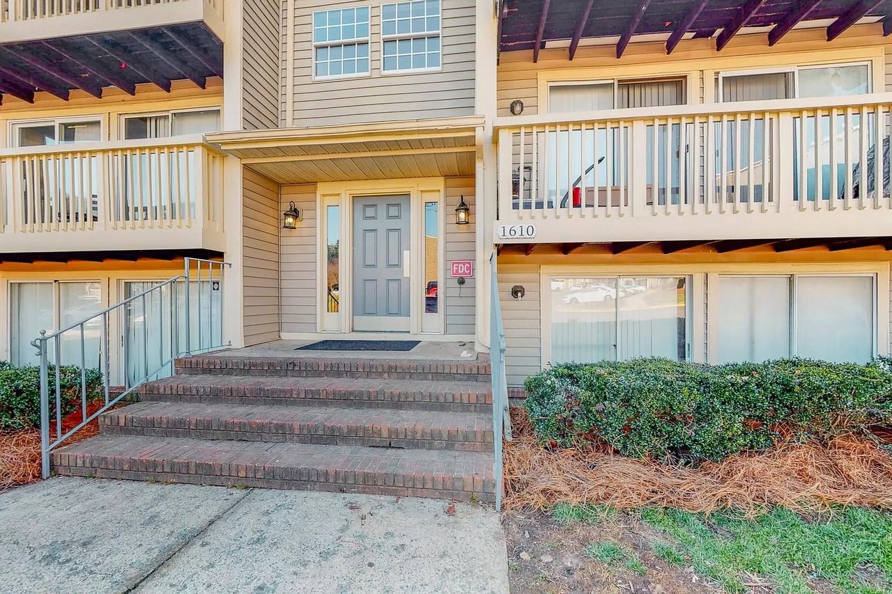 1610 Arlyn Cir - Photo 2 of 23