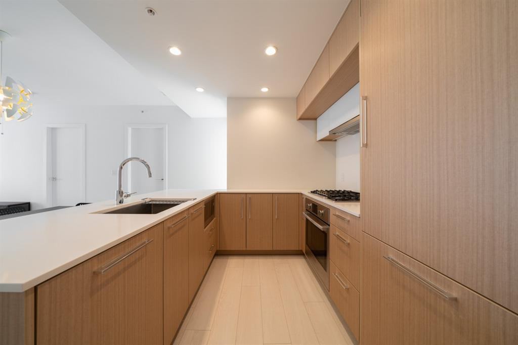 5580 No.3 Rd - Photo 7 of 18