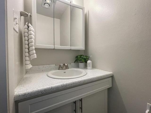 4050 W Libby Ln - Photo 2 of 9