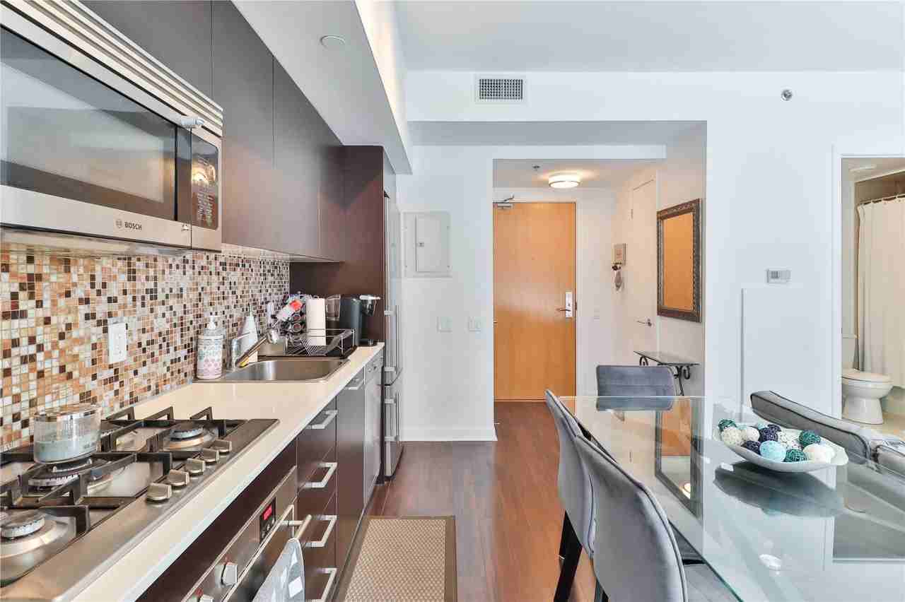 375 King Street West #601